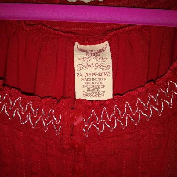 Size 2X Red Short Sleeved Blouse - Picture 2 of 2